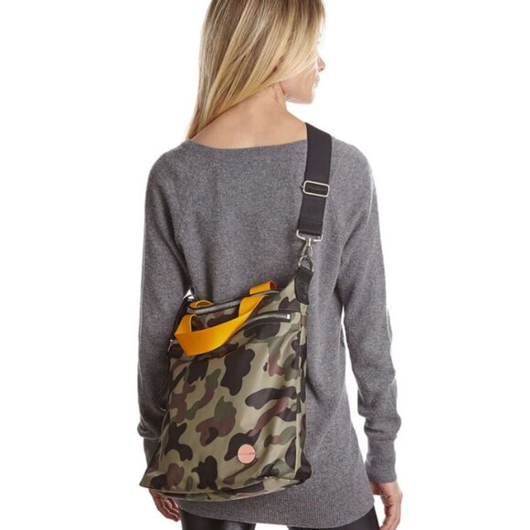 Shortylove Wonder Crossbody in Camo - Picture 4 of 7